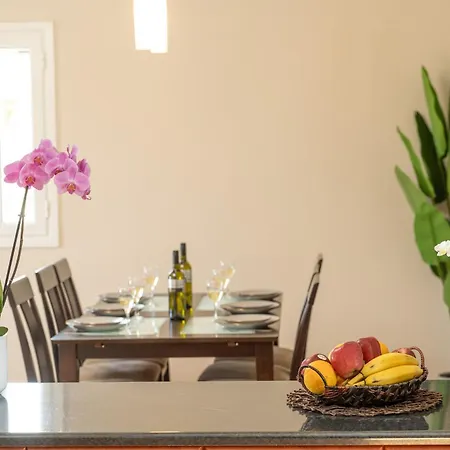 Eglina Mare וילה Minia